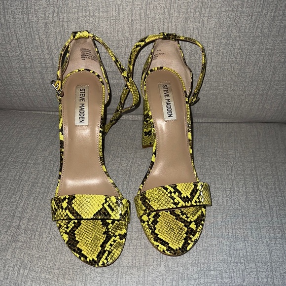 Neon snake print heels - Picture 2 of 6